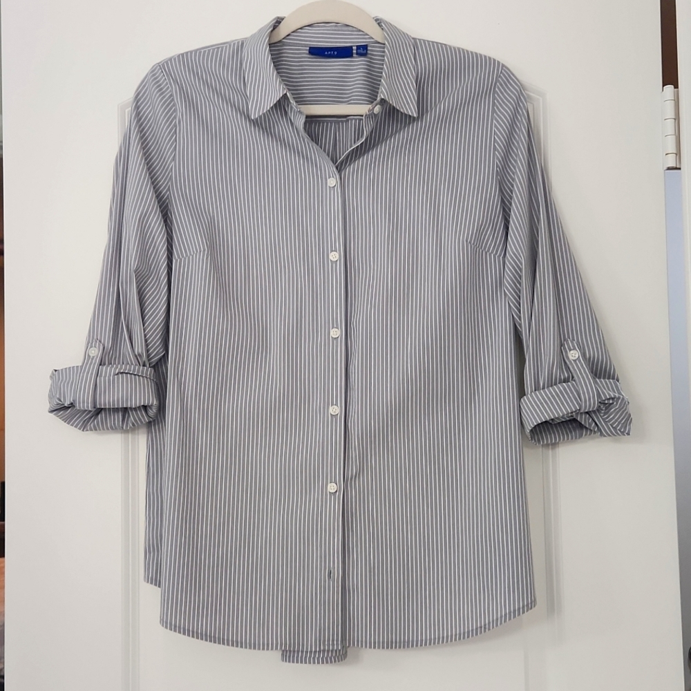 Gray and white striped blouse by Apt. 9 in excellent condition! - Picture 1 of 7